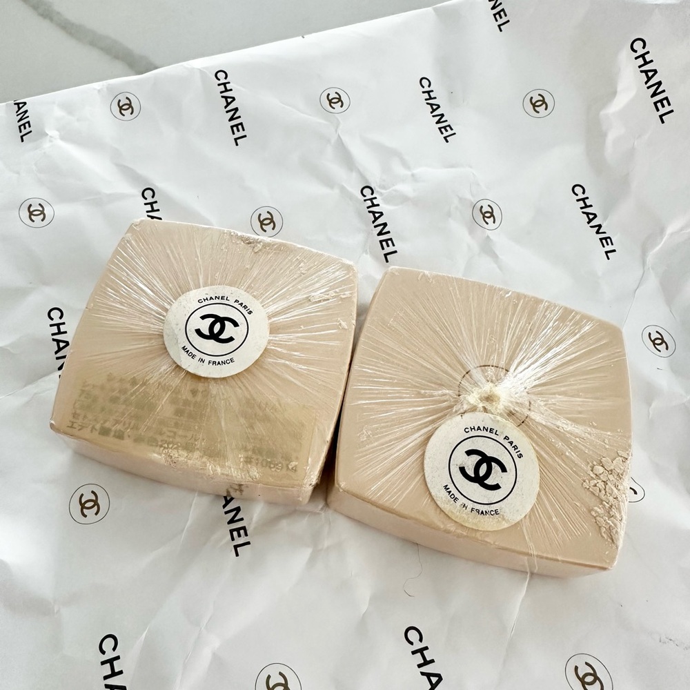 Vintage Chanel N°5 Bath Soaps Set LES SAVONS THE SOAPS 2.6 oz x 2 - Picture 4 of 5